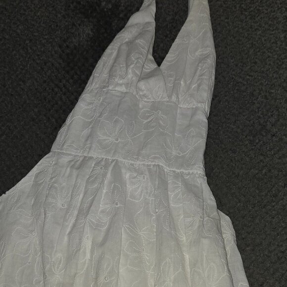 Bisou Bisou white floral embroidered halter dress. - Picture 2 of 4